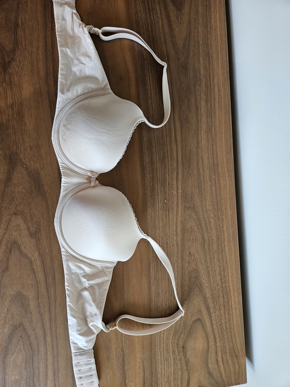 32SD Body By Victoria's Secret Lightly Padded T-Shirt Bra - Cream